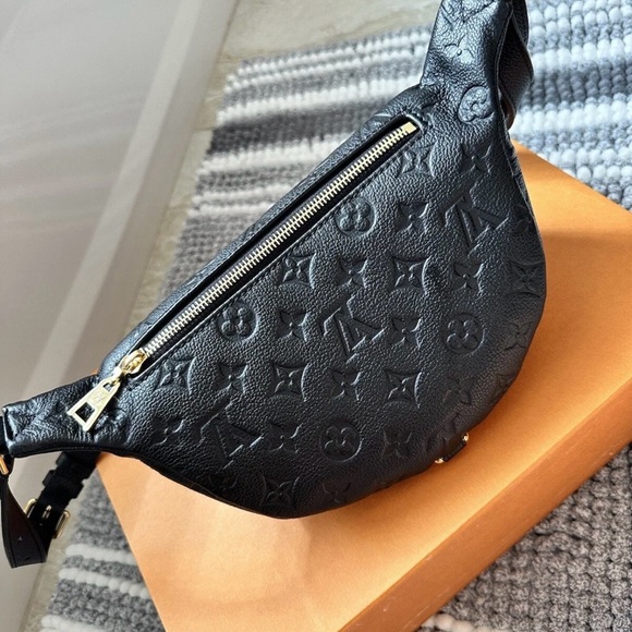 Louis Vuitton Bumbag 2022 Empreinte Noir LIKE NEW - Picture 2 of 10